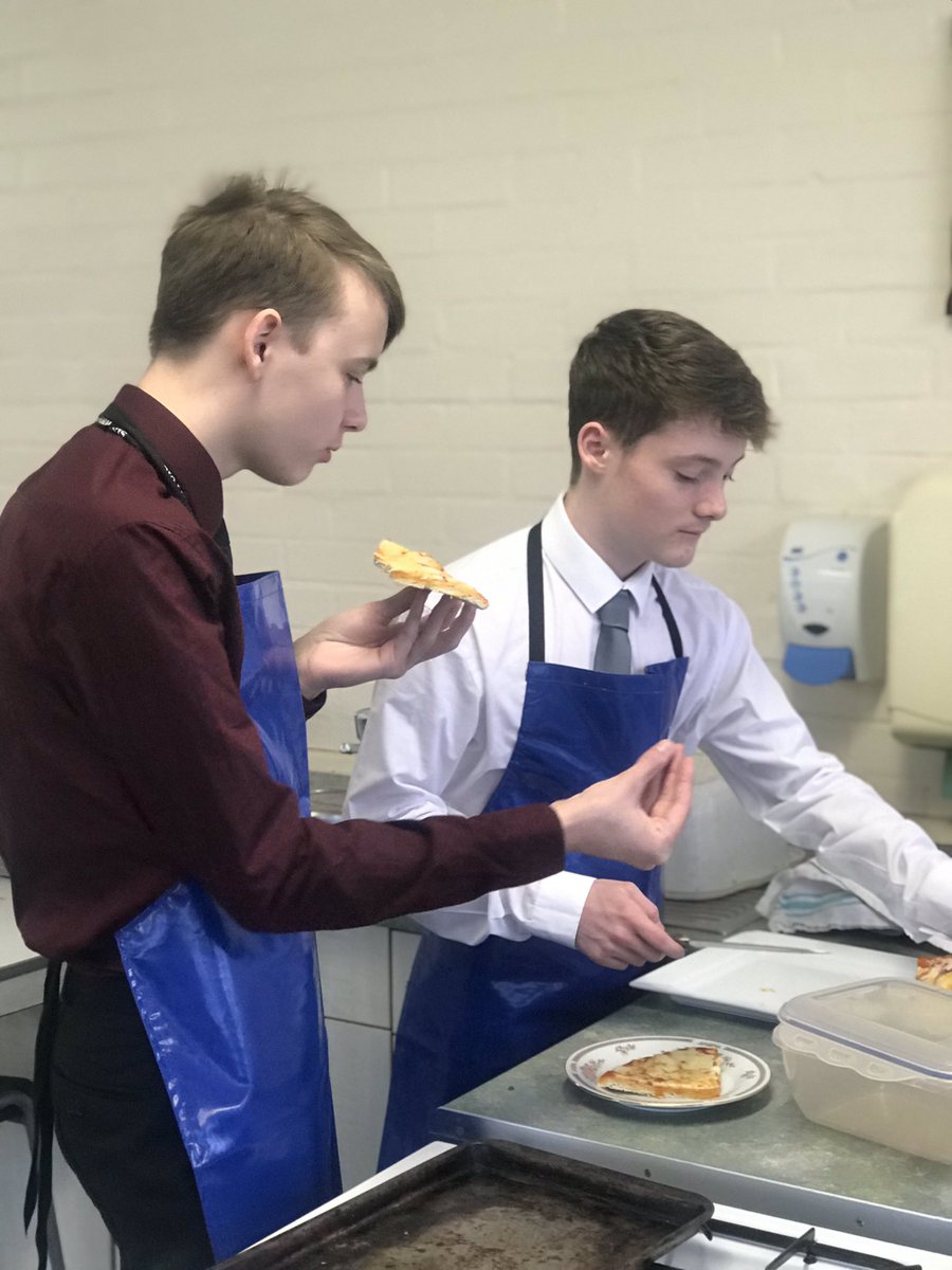 HoH6th's tweet image. Another fantastic Food Challenge for 12/13ARB! Today it was to make Pizza with a twist! Our drive to support Life Long Learning and prepare for life after Sixth Form continues! #HoH6th #communitycooking #yummy