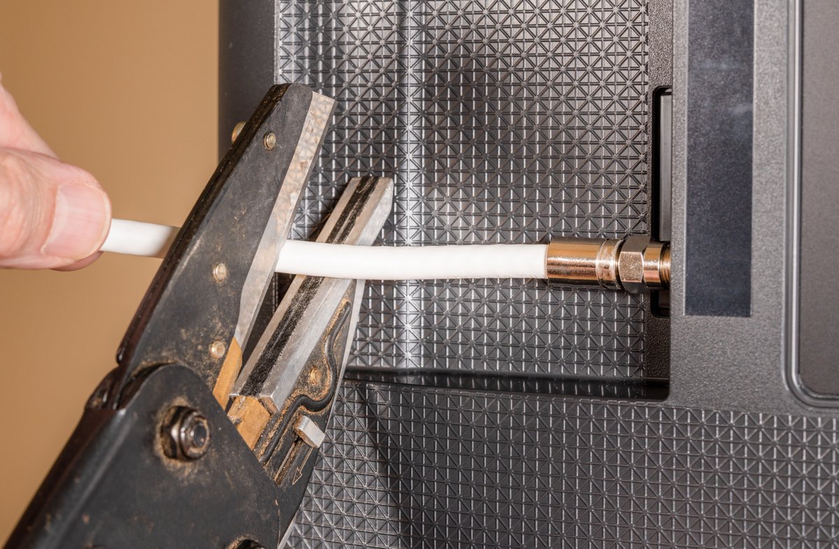 TMPinteractive's tweet image. Cord cutting is on the rise as TV providers lost about 975,000 subscribers in the third quarter of 2018.

Does your business have a cost-effective video marketing strategy to reach local shoppers? We can help get users to your site and traffic into your store – Ask us how today!