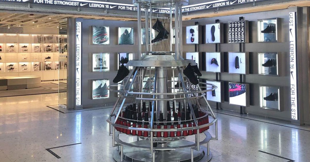 CNBC's tweet photo. Nike opens a new flagship store in NYC with customized sneakers and digital shopping. https://t.co/F4d34Na2QR https://t.co/2MpsAgeHmJ