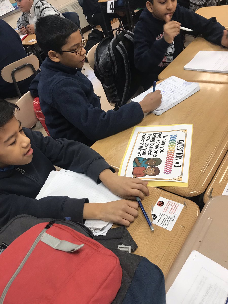 HAvagnano's tweet photo. Gallery walking into a no Bully zone!!! @MS137Heroes #Healthclassmatters #nycPE #NoBullyZone #NomoreViolence https://t.co/4bmnOPbRs1