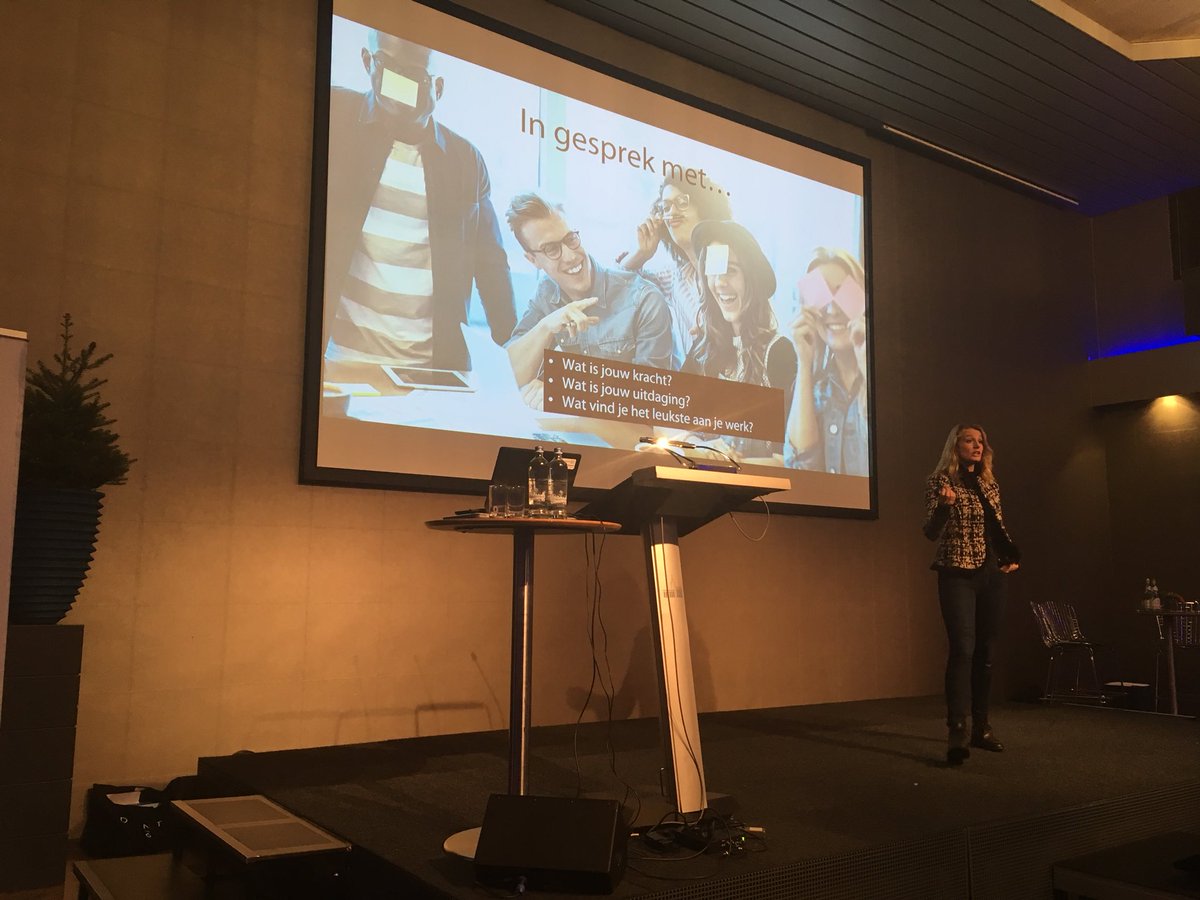 We zijn begonnen!  @edithbosch in de <a href="/DeRuwenberg/">Hotel De Ruwenberg</a> inspireert ondernemers over balans in het ondernemerschap! #RaboHvDM   #Volkslied