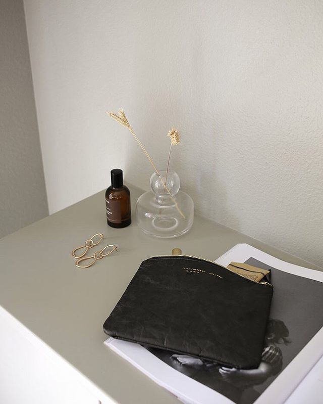 Still pinching myself! Excited to say I had the opportunity to make an exclusive collaboration with <a href="/target/">Target</a>. Minimalist everyday black pouch. Limited edition and already sold out at Target. Good news, there is limited stock available in the shop! Link in… ift.tt/2qPBwxm