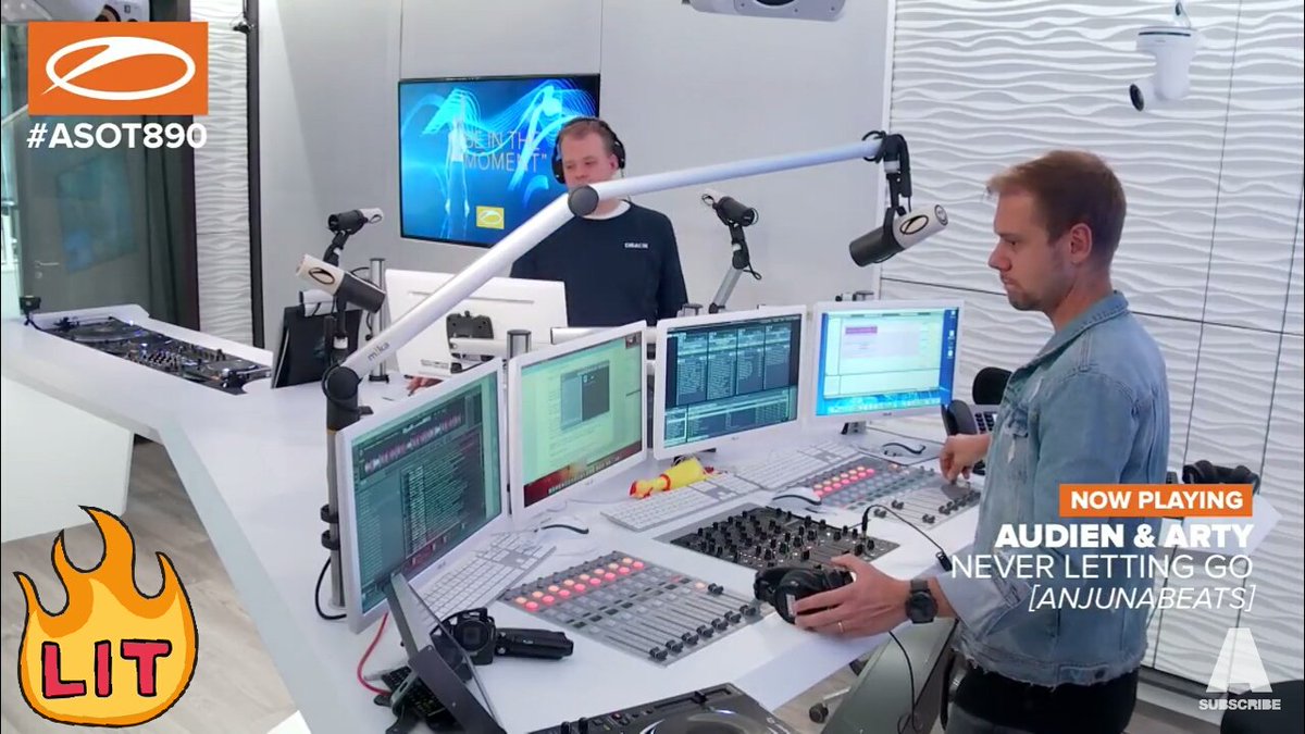 Tr4nceL0ver's tweet image. #NowPlaying 🎆➡
@arminvanbuuren &amp;amp; @rubenderonde presents @asot - A State of Trance Episode 890
#ASOT890 🎉🎶
Live from Amsterdam 📍🌎
youtu.be/5q5lpx4HJLE