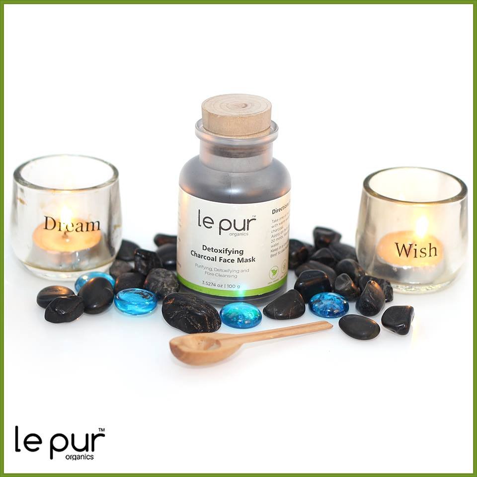 LepurOrganics's tweet photo. Let’s paint a picture of a bubble bath with scented candles & Le Pur’s “Detoxifying Charcoal Mask.” on face💫 #sqalaneoil #beauty #organic #handmade #pureingredients #greenbeauty #cleanbeauty #gogreen #ecofrienly #nochamical #nohealthrisk #handmadesoaps #naturalsoap #soap https://t.co/geBiaFf5Yd