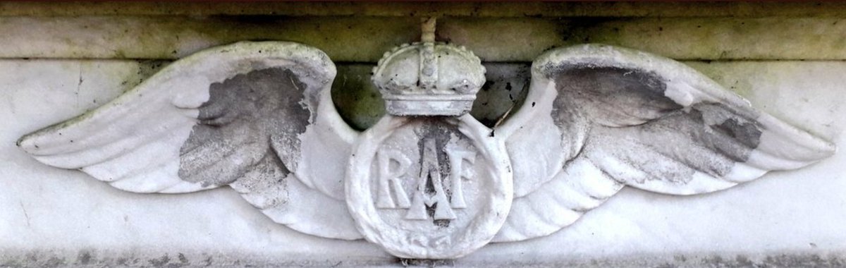 InscriptionsWw1's tweet photo. "HIS SUN HATH GONE DOWN WHILE IT WAS YET DAY"
Lieutenant Grahame Heath
Killed whilst flying 20 August 1918
Aged 18
#HMSFurious #RAF
#BrandwoodEndCemetery #Birmingham
#WW1 #LestWeForget
(photo via Moseley Society: https://t.co/xwIBWwjgy8)
@LivesOfWW1 record https://t.co/yQL7TBoNQD https://t.co/vc4feuc6wf