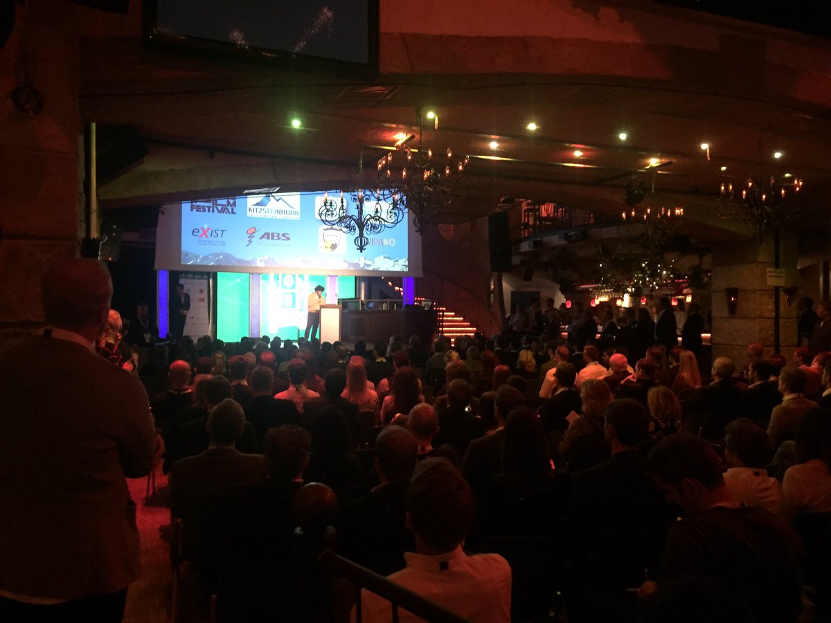 rlfbeh's tweet photo. Zum ersten Mal findet die #innovate #osnabrück im #alando statt. Nun geht es los mit den Campus awards! Bin sehr gespannt auf die Pitches #innovate2018 #innovateos18 #innovateos https://t.co/HuyIcxdENc