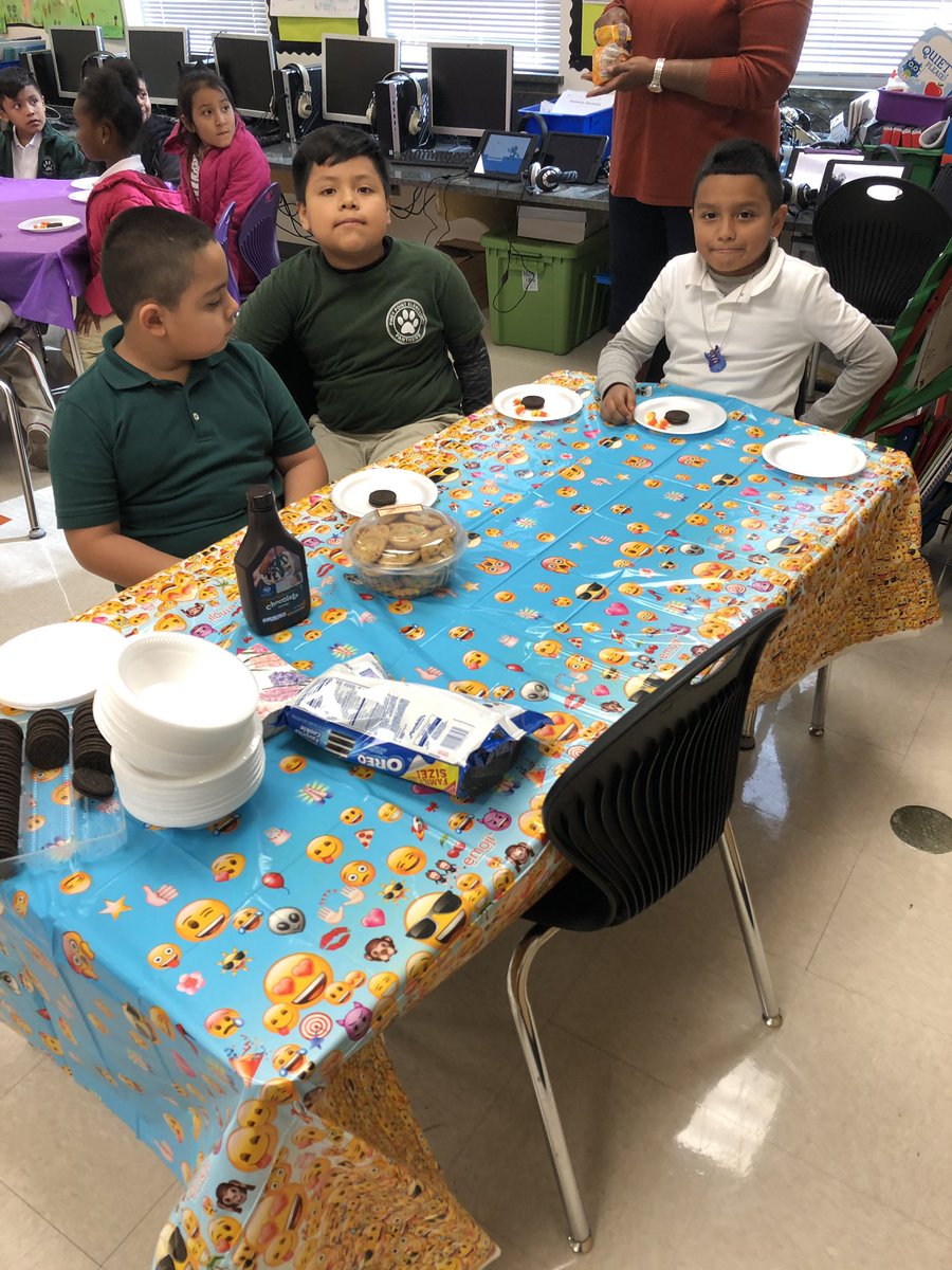 nlahana20's tweet photo. @PineyElem AR Party for our 2nd graders that met their AR goals for 1st Nine Weeks! Congrats! https://t.co/O5fJvuSMi9