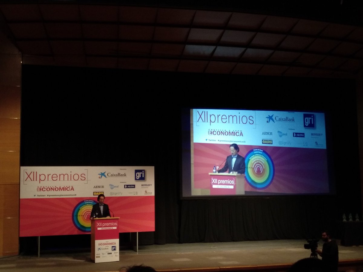 Arzeus_'s tweet photo. Estamos en #Valladolid en los #premioscyleconomica18. ¡Enhorabuena! https://t.co/7MTcshcFHs