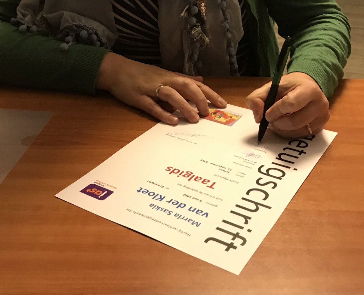 Vandaag feest! Diplomering van de taalgidsen. #levendtaalonderwijs <a href="/Jenaplandekorf/">Jenaplan de Korf</a> <a href="/PrimeniusPekela/">Primenius</a>