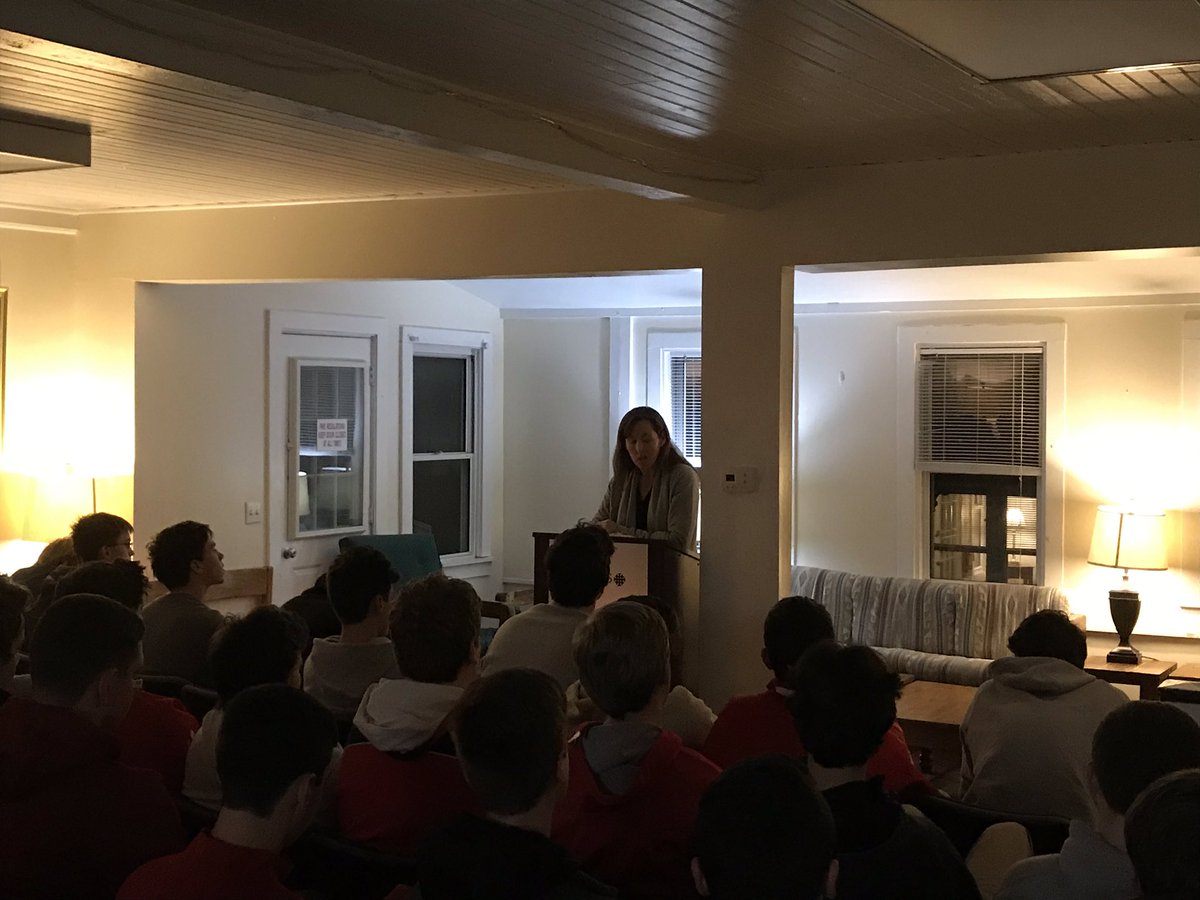 SJCampMin's tweet photo. Day 1 of November 2018 Kairos! Students reflect on their relationships with themselves #doubtthefirst #SJKairos #LT4 https://t.co/Z4BnApfQOx