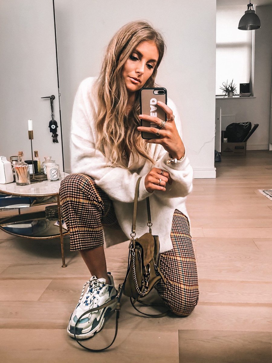 sineadxcrowe's tweet photo. 5 everyday outfit ideas for autumn . . https://t.co/sTZE1NMBHM @FemaleBloggerRT #autumnoutfitideas #autumnlookbook #lookbook #casualoutfit https://t.co/1JNelt9eZa