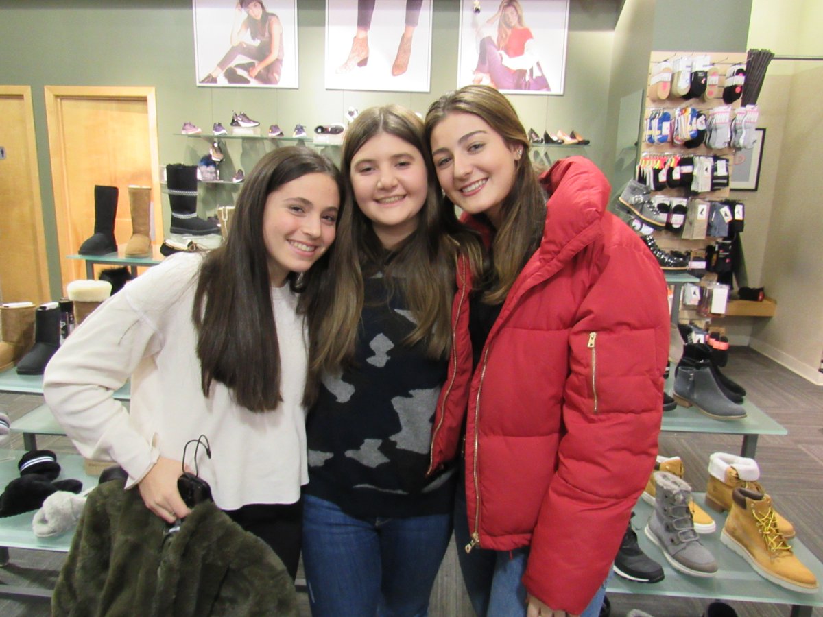 SupportSCOPE's tweet photo. #Congrats to Rachel &amp; Julia on a successful #LestersNYC #Shop4SCOPE event! Through raffle &amp; online donations they've raised enough to send *4* CHILDREN TO SUMMER CAMP... and they're still going!

https://t.co/WfKIXOnVIw #SupportSCOPE #Strides4SCOPE #giftofcamp #cecbr https://t.co/v1lqwgZ2t9