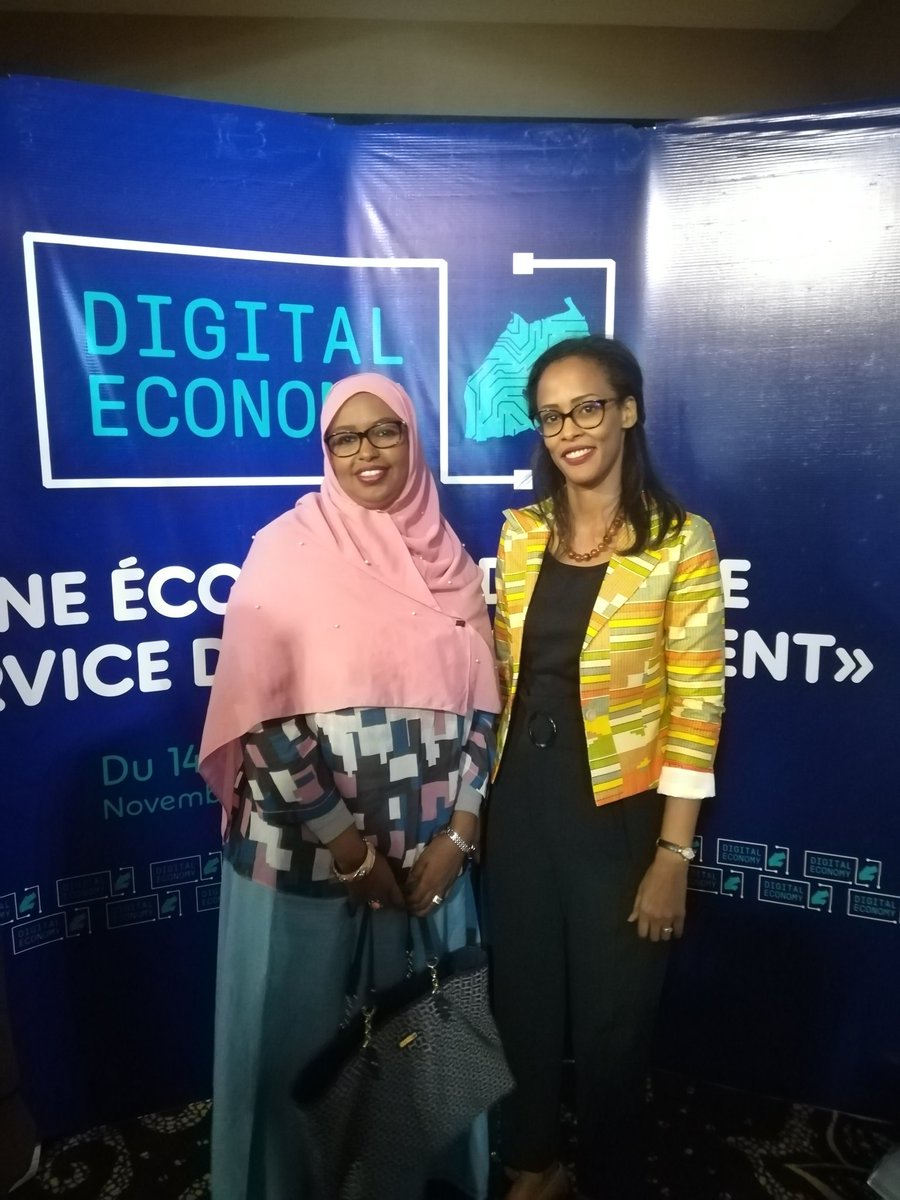 wahareyeh's tweet photo. Très fier d'avoir participer au #fdd2018 Découvertes de tant de jeunes talents et de femmes battantes engagés déjà dans l'économie numérique comme Kadra Abdi Douksieh et Choukry Abdillahi. Surpris par nos ministres aussi disponible lors des echanges
https://t.co/KYNgMFZPPM https://t.co/IHYPaJ6cbU