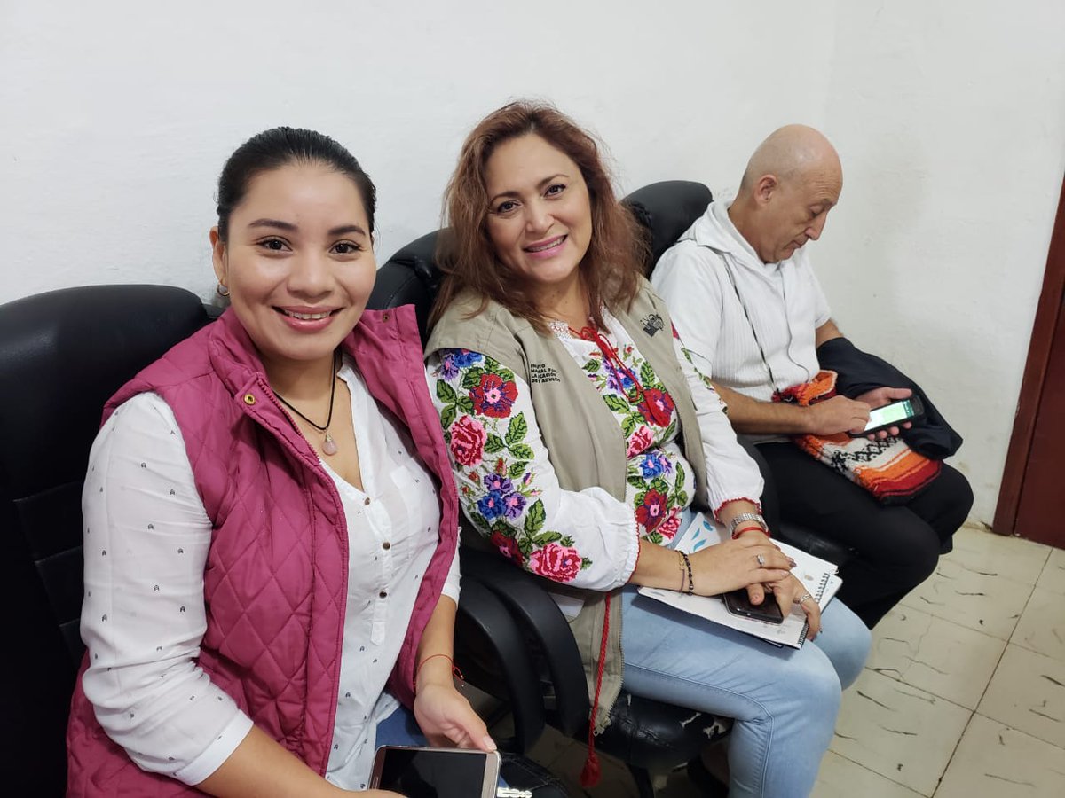 IEEJA_QROO's tweet image. La Dir. General, @CandyRaygoza, visito el #Mpio, #LázaroCárdena como parte de las estrategias para alcanzar las metas de alfabetismo, en el recorrido visito al Lcdo. Nivardo Mena, Pdte Mpal #LázaroCárdenas, con quien trato el tema de colaboración. El buen juez por su casa empieza