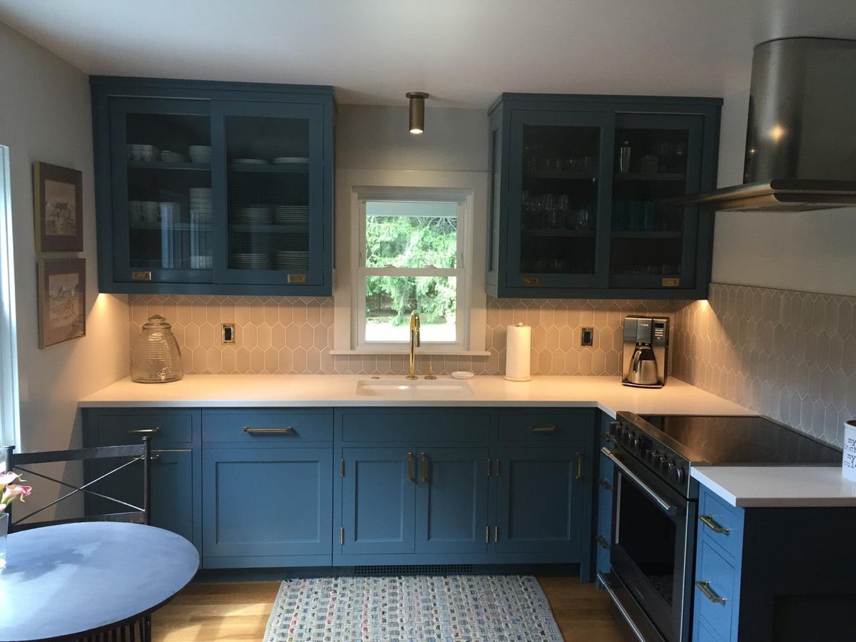SilverBellFurn's tweet photo. We've seen our business grow &amp; thrive this past year, &amp; we're so excited to be working with such incredible business partners &amp; clients! Here's a new project we've been perfecting.

#LuxuryCabinets #LuxuryFurniture #LuxuryKitchens #LuxuryBathrooms #LuxuryChicago #ChicagoLuxury https://t.co/sdqhbxeDU6