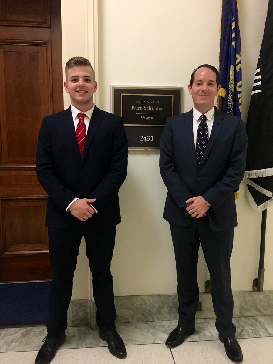Thank you, Mr. Stokes for taking time to meet with our #CBYX student hosted in #Oregon! We appreciate the support of exchange programs from <a href="/RepSchrader/">Rep. Kurt Schrader</a> ‘s team 🙌🌍🙌 #CivEdWeek
