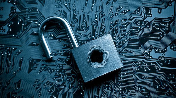 FortiGuardLabs's tweet photo. The threat of #cryptojacking is continuing to grow due to the deployment of techniques such as #malware stuffing and #mobilemalware. What organizations should be aware of when defending against these #cyberattacks: https://t.co/3jbWmLMU2H via @DarkReading https://t.co/hFZhkVMQZl