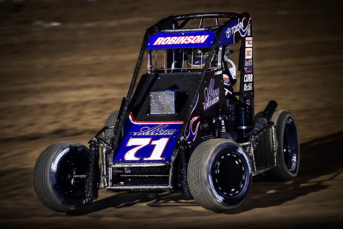 usac-midget-engines-lucky-guy-gets-blowjob