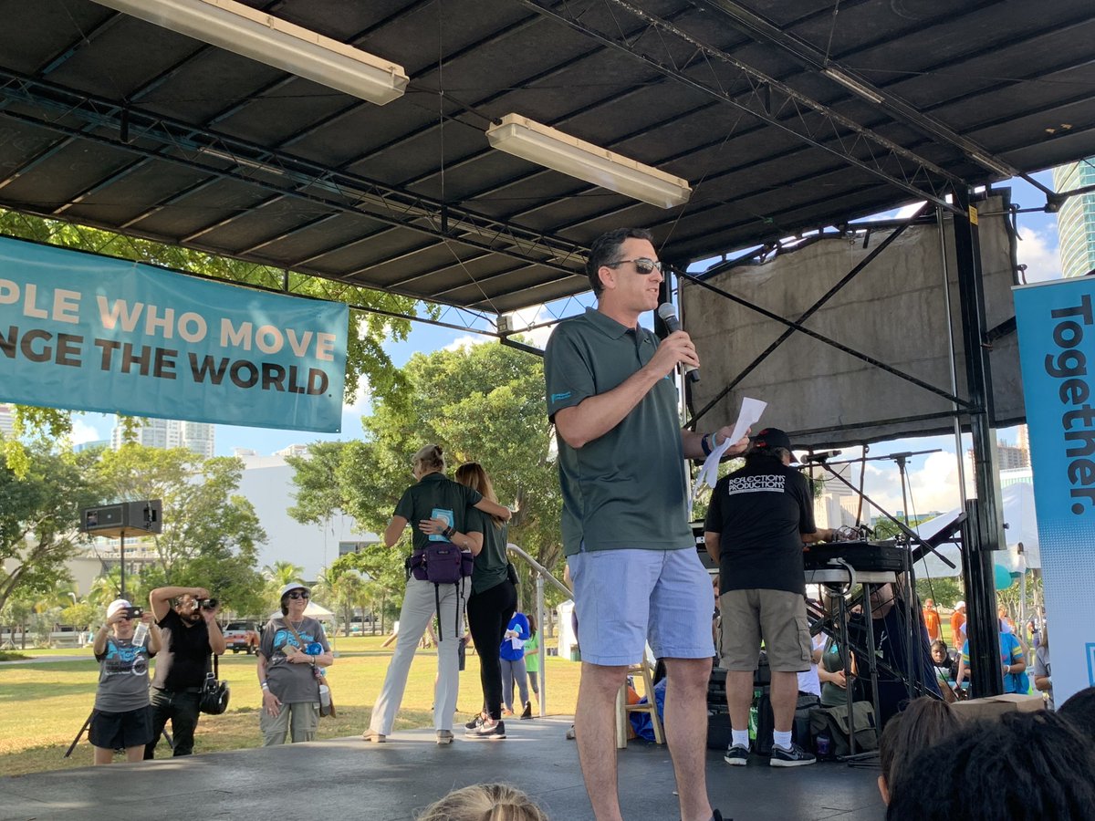 GTLawCares's tweet photo. #GTMiami was proud to support @ParkinsonDotOrg's Moving Day. During the event, @GT_Law’s @TimKolaya, Chair of the South FL Chapter of the Parkinson’s Foundation, had the honor of presenting the 2nd Annual Robert H. Traurig Award of Excellence to Joe and Sharon Glick. #Together4PD https://t.co/fdRgS30QTa