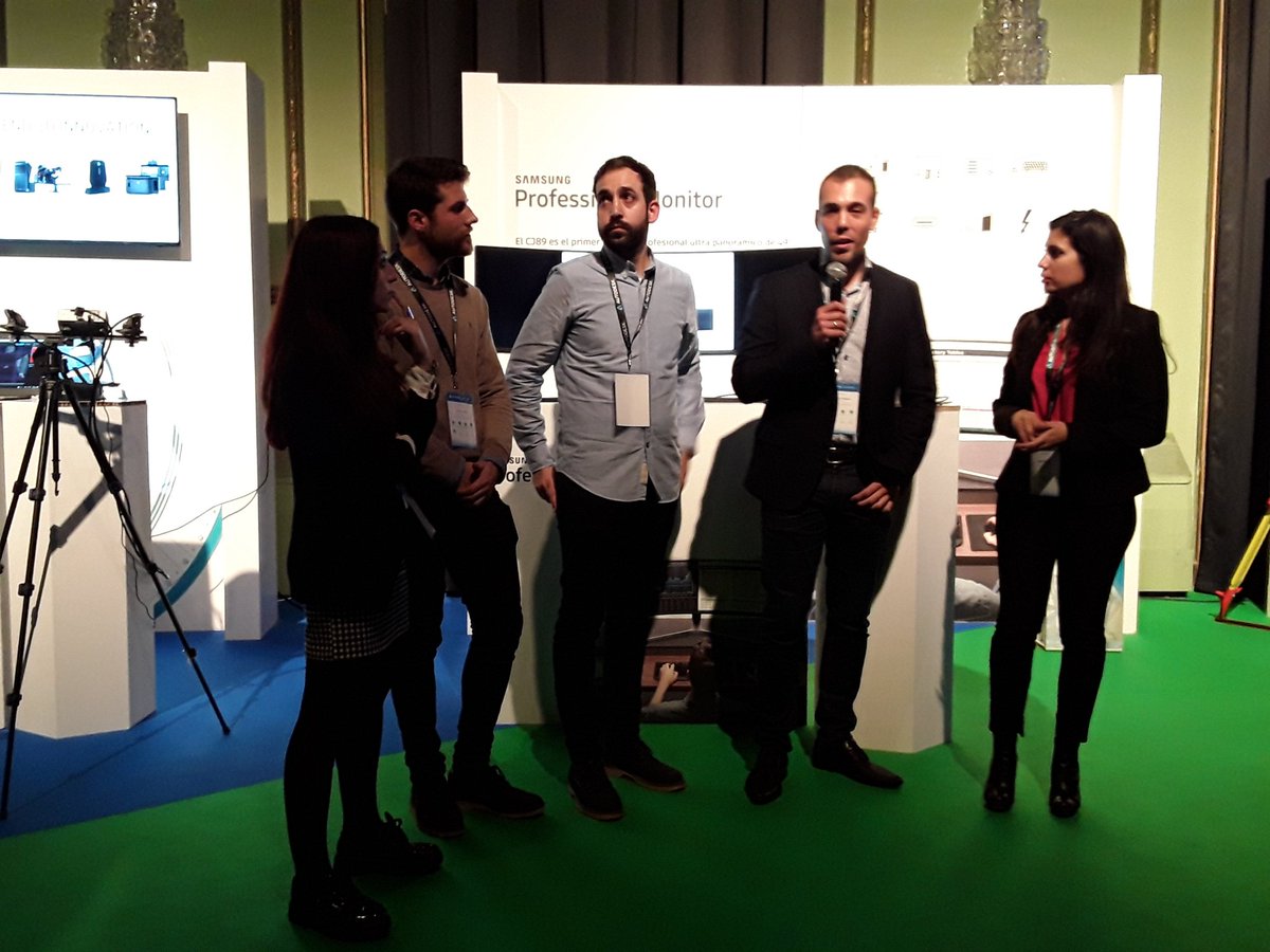 AutodeskEsp's tweet photo. @SamsungEspana presenta el CJ89, el primer monitor profesional ultra panorámico de 49" para mayor conectividad y mejorar la #Productividad. #AutodeskExperience #TheFutureOfMaking https://t.co/ROq5WtdyMT