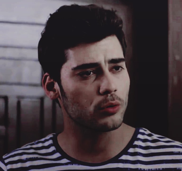 bestofshipics's tweet photo. 🌺 
#yağmel || #meleklerinaşkı https://t.co/8r6lfkPLRa
