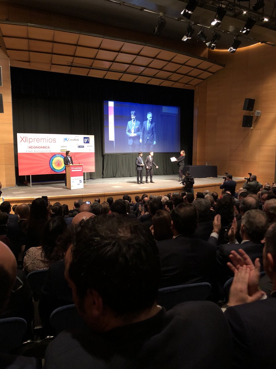 Premio a la mejor empresa joven @RobherAS. Enhorabuena!!! 👍🏻