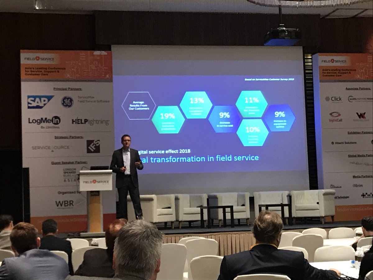 ServiceMax's tweet photo. On the final day of #FieldServiceAsia, @LuborP presented on using proactive maintenance strategies to better manage operations and lower operating costs. @fieldserviceap https://t.co/wf8d9nYYtJ