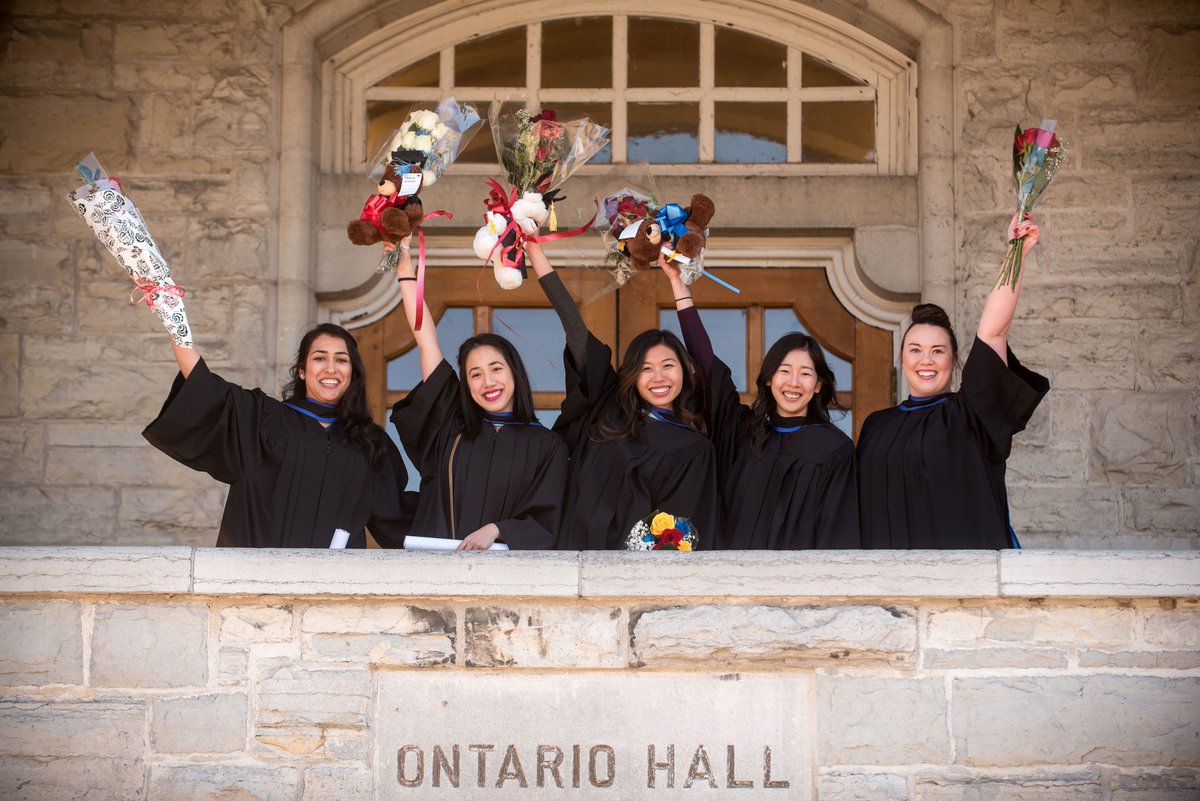 queensu's tweet photo. Congratulations to our newest @queensualumni! ππβ€ π #qgrad18
Thanks to @garrettelliott and @LarsHagberg for the great photos of the happy day
For more photos of our Nov 14th ceremonies see https://t.co/jDC19HjlX2 https://t.co/iTRbLgSzRo
