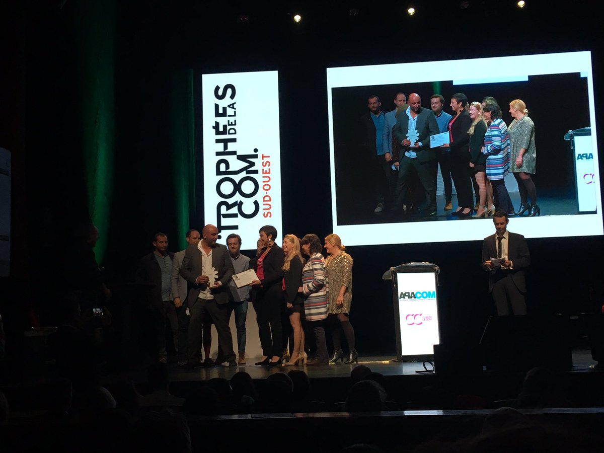 KARINE BARRAGNE (@karinebarragne) on Twitter photo #tropheescom. Très beau prix pour <a href="/SymapsA/">Symaps Atlantique</a> en communication globale pour Je suis recyclable sur le d’organe ! #tropheescom. Très beau prix pour <a href="/SymapsA/">Symaps Atlantique</a> en communication globale pour Je suis recyclable sur le d’organe !