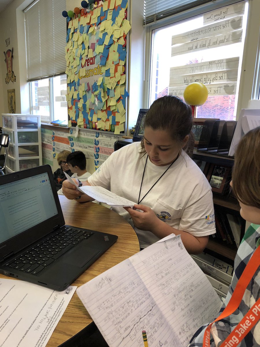 Students ‘Peer Conferencing’ over persuasive essays. <a href="/MISHPISD/">MIS HPISD</a> #strongsupport #kindwords