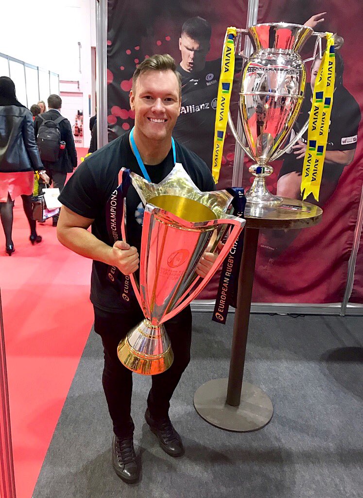 andrewjpenhale's tweet photo. Still lifting Trophies 🏆 @justinj1092 @jerry_neil @TrebanosRugby @ChampionsCup also great to hear about the culture of @Saracens Rugby Club ☪️🏉 #Wing #ChampionsCup #EuropeanCup #StillLifting #Rugby #SaracensRugby #Excel #ExcelLondon #BusinessExhibition #Nike #AndrewPenhale https://t.co/BzLlfPbpEs
