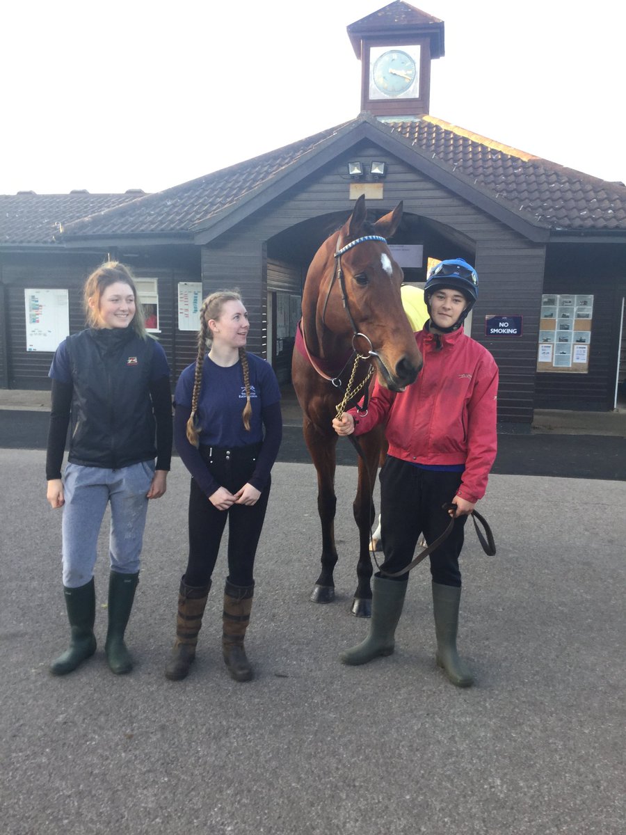 Course 325 Best Turned Out competition winners... OCEAN TEMPEST &amp; GLENLYON 
#britishracingschool #apprenticeships #workwithhorses