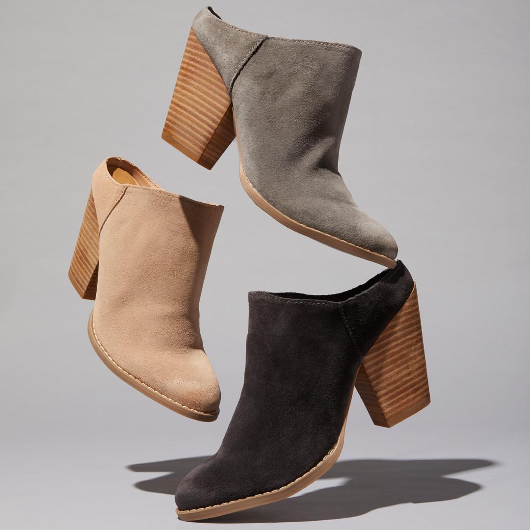 LastCallNM's tweet photo. Happiness comes in many pairs of shoes. https://t.co/pGhyQrAKVC #LCFinds https://t.co/b4IrrGo9Vc
