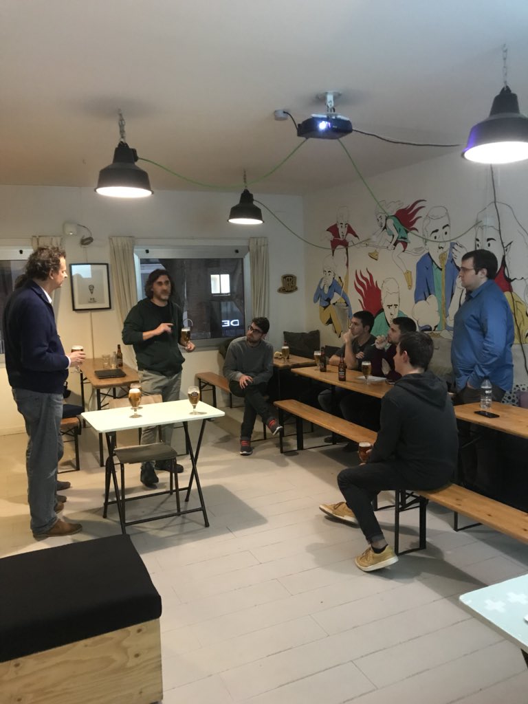 hicoders_'s tweet image. Ojo! Tenemos las fotos del pasado #meetup en #castelldefels. Genial charla sobre #webcomponents y mejor #networking con cervecita gratis cortesía de @estrellagalicia. No te pierdas el próximo evento en @MasmasCDF.  🤓💡🚀