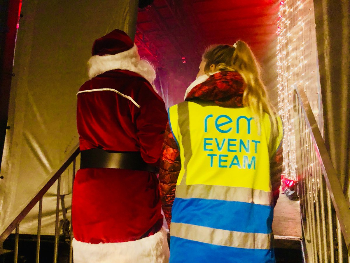 REM_Events's tweet image. Team REM are helping Father Christmas with the first of his many engagements before Christmas.  #christmaslightswitchon #eventprofs #destinationmarketing #placemaking