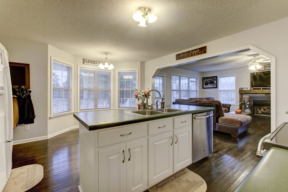 aprilstephens's tweet photo. Just listed in Raleigh!

This is the perfect paradise with a great open floor plan and incredible outdoor space! 

View more: https://t.co/jsqGWQE4Le

#Raleigh #TheAprilStephensTeam #REMAXOneRealty https://t.co/9hWVKh1s7m