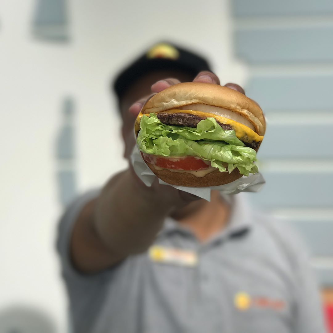 CaliBurgerCA's tweet photo. Made-to-order just for me. Thank you very much! #caliburger #hungry https://t.co/n2P5nKTI14