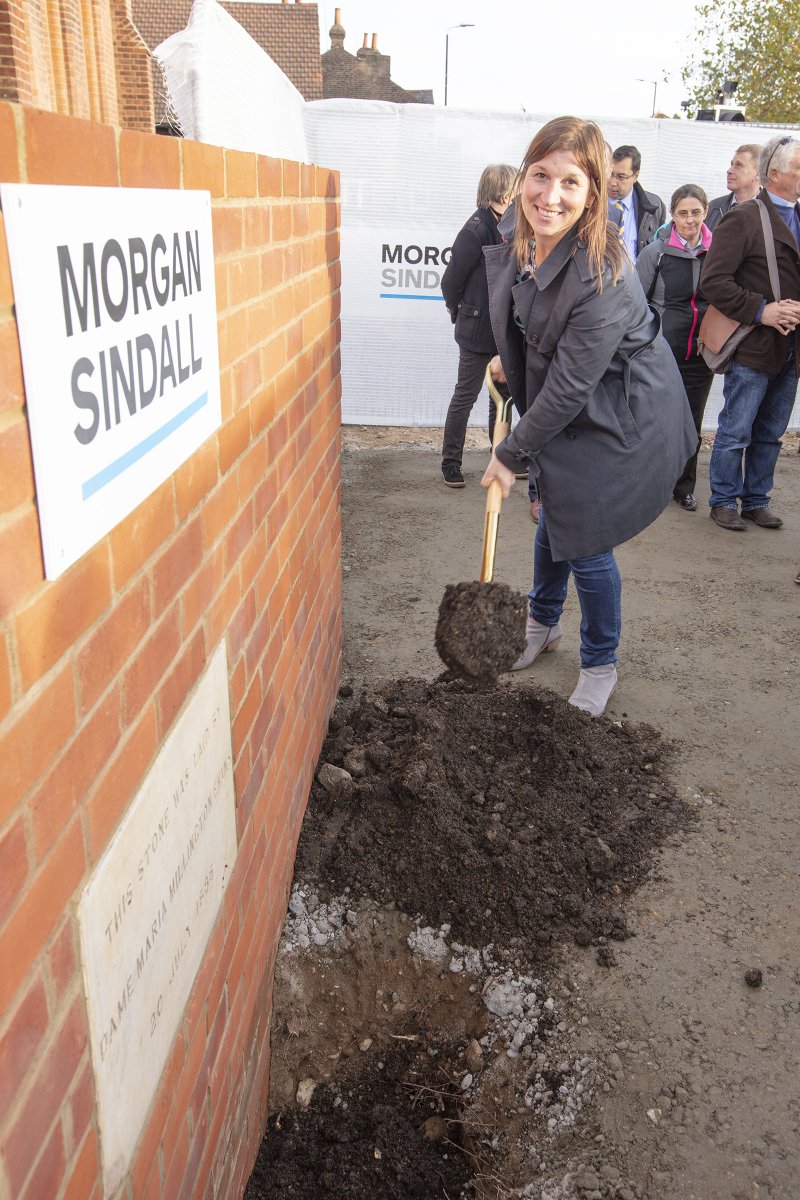VanessaStAlbans's tweet image. A very special day last Thursday for Team Look! @LookStAlbans Burying the Time Capsule at Oak Tree Gardens with The Mayor &amp;amp; meeting people who will live there #cocreated #designconcept Images thanks to  @morgansindallci More on our website soon 😊@ImaginePlaces @StAlbansCouncil