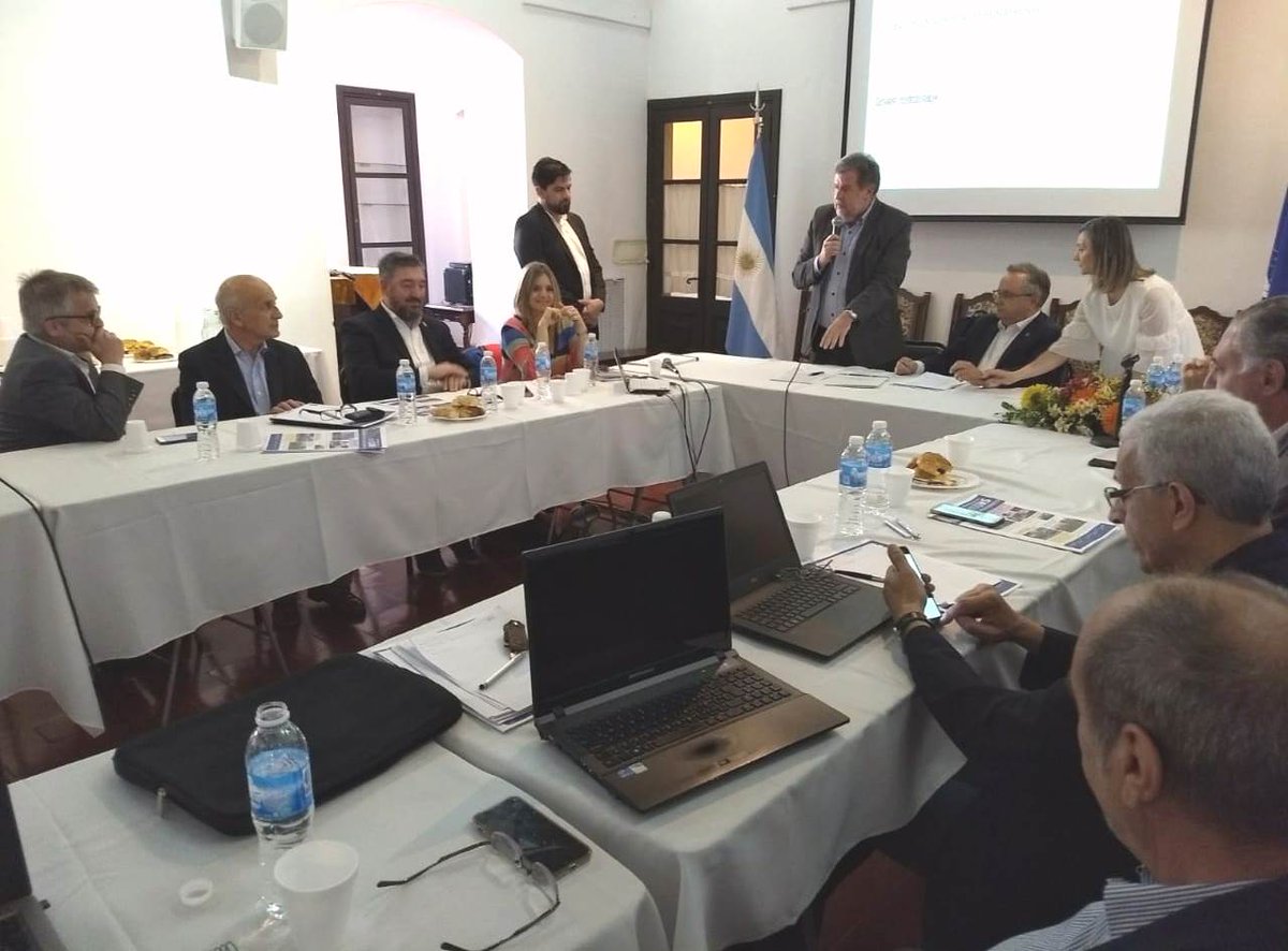UPE_Ezeiza's tweet photo. #Hoy Firma de Convenio entre la Red Runbo que integra la UPE y el Ministerio de Ciencia, Tecnología e Innovación.
#UPE2018 #Ezeiza #Universidad #BAeducación #RUNBO #Tecnología #Innovación https://t.co/tSWEGkZRBf