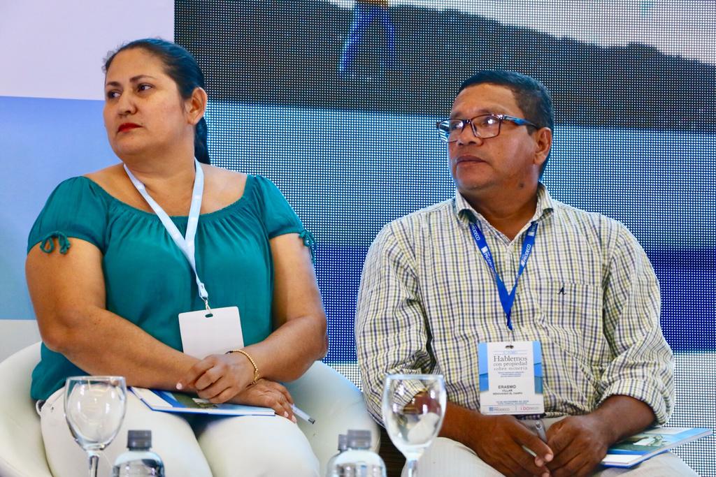 GrupoProdeco's tweet photo. Erasmo Villar y Rebeca Durán, líderes comunitarios de los corregimientos de Estados Unidos y La Victoria de San Isidro, comparten junto a @ideaspaz y @ComisionVerdadC en el Panel "Alianzas para el fortalecimiento de los DD.HH y la consolidación de la paz territorial" #ForoProdeco https://t.co/j8mVHPqG5k