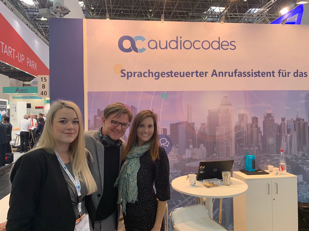 f_siebert_'s tweet photo. @R_EDU_HC_DiData und @AudioCodes bei der #MEDICA2018 in Düsseldorf! Sprachgesteuerter Anrufassistent im Healthcare Umfeld smart umgesetzt mit #acvoca und @DimensionData ➡️ lassen Sie Ihre Hotline nicht mehr ihr #bottleneck sein! Sprechen Sie mit uns! https://t.co/ts58QXUEFc