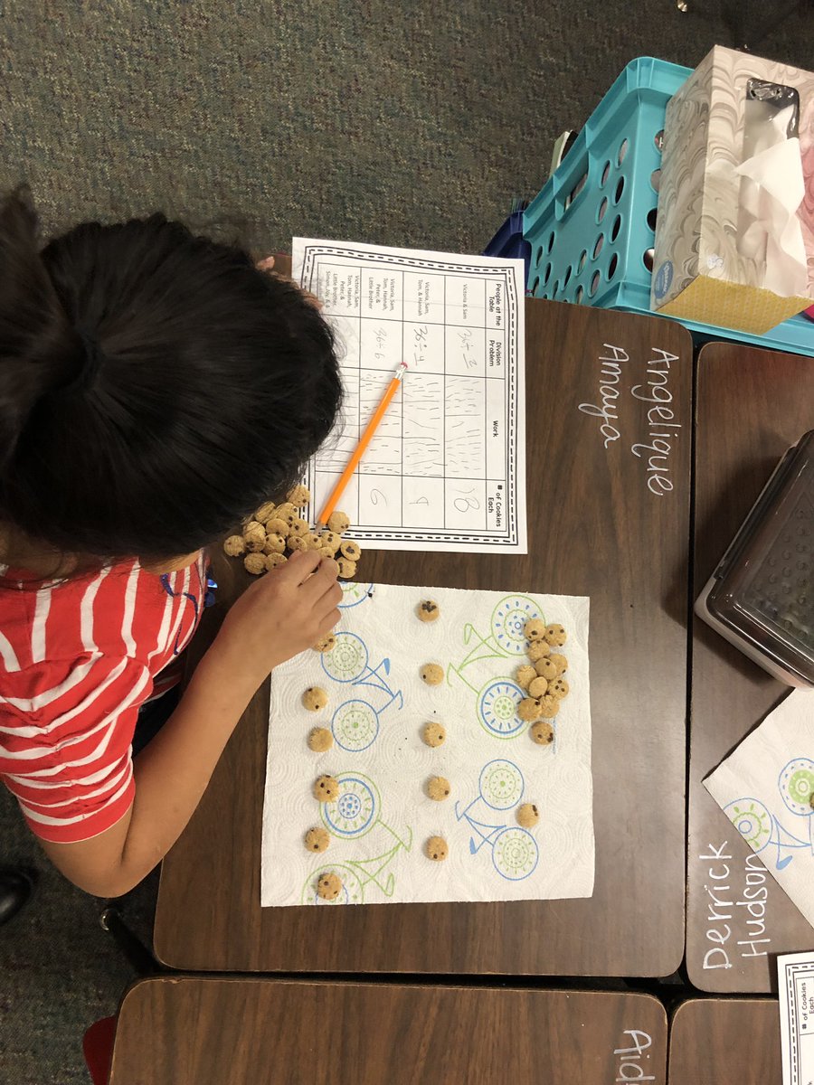 mulgrewinsecond's tweet photo. We read “When the Doorbell Rang” and made equal groups with our cookies to learn all about division. #webbelem #mathisfunwithfood https://t.co/OEXSb0wKop