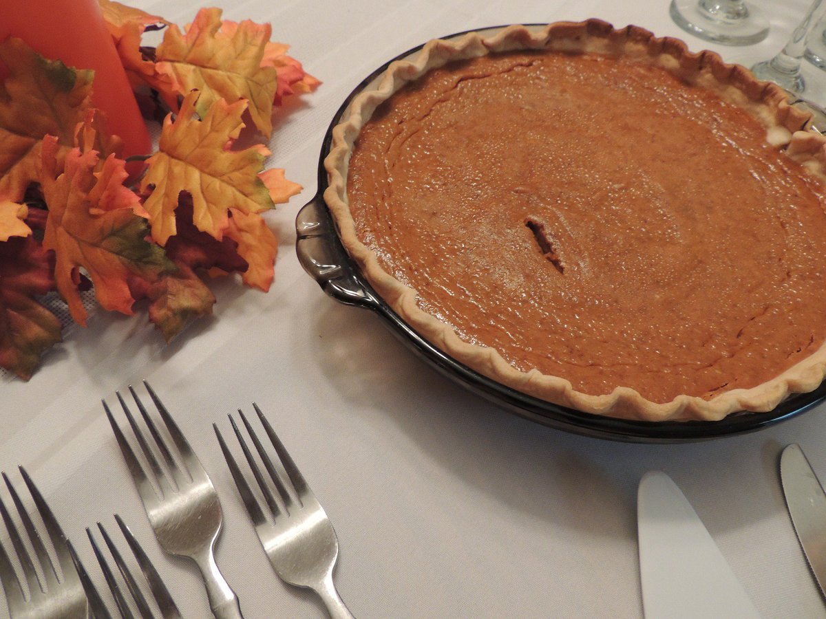 ArtintheKitche1's tweet photo. What is your favorite kind of pie? 🥧😍
#Thanksgiving #homecookedmeals #creativityinthekitchen #artinthekitchen #foodnerd #Thanksgiving #Foodiefollower https://t.co/N6qnX0EqSj