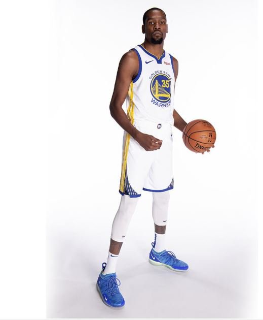 janellewang's tweet image. JUST IN: @warriors launch autographed jersey auction and fundraiser to help w/ #CampFire relief efforts. Auction: on.nba.com/2RXZLoK #CrowdRise for @NVCF bit.ly/2DoitSk