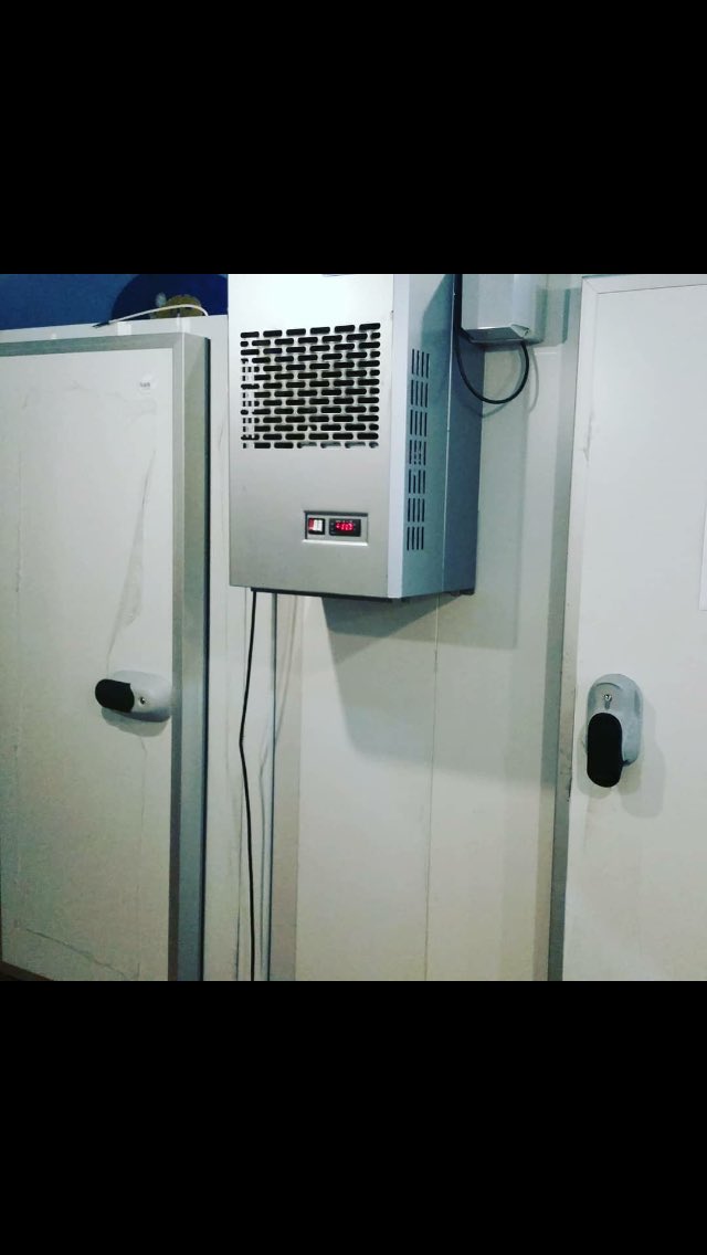 PET_SHACK_DELI's tweet photo. 2nd walk in freezer installed to cope with demand. Thanks to all our ever growing A...MAZING customers! #SEFTON #petdeli #petshack #rawspecialist #holisticdogdiet #caninenutrition #canineraw #speciesappropriatediet #balanceddiet #doggysupplements @vincethevet @easyrawdogfoodco https://t.co/lDJ5xelCqF