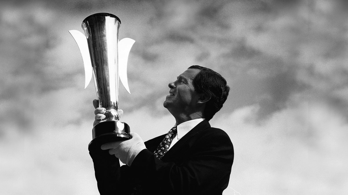 ftblsm's tweet photo. #NewcastleUnited legendary Scottish defender #BobbyMoncur with 1969 #InterCitiesFairs trophy 1969 (He captained #Magpies v. #UjpestiDozsa. Over the two legs #Moncur scored two goals in the first game and one more in the second match.) @NUFC @NUFCFansUtd @FootballArchive https://t.co/0cTNuw3xF9