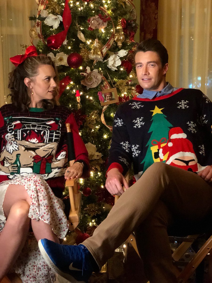 robertbuckley's tweet photo. This Thanksgiving, Christmas gets dead sexy. #TheChristmasContract https://t.co/DDPdqJw6Rr