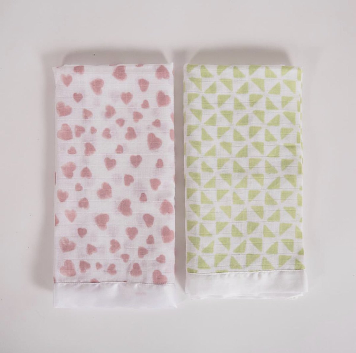 Pink 💕 &amp; Green 💚should always been seen 🙌🏻 #bestcolourcombo #pinkandgreen #muslinduo