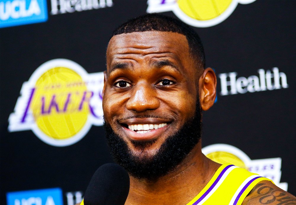 LakersRecap's tweet photo. We're so impressed with how humble and great @KingJames is! #LakersRecap #LakersNation #LakersWin
“I play the game one possession at a time.”
LeBron James; All-Time Scoring Legend, Regular Guy
https://t.co/nS76qYEKzC https://t.co/D3TdB6nZhQ