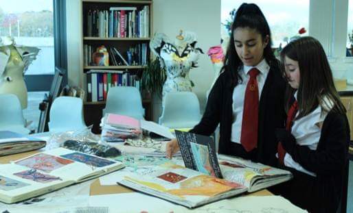 BroughtonARTx's tweet photo. An amazing visit from Edinburgh College tutors and students with their portfolios. Very inspiring for pupils and staff alike. @BroHighOfficial @edinburghcoll #employability https://t.co/6OanCzCp07